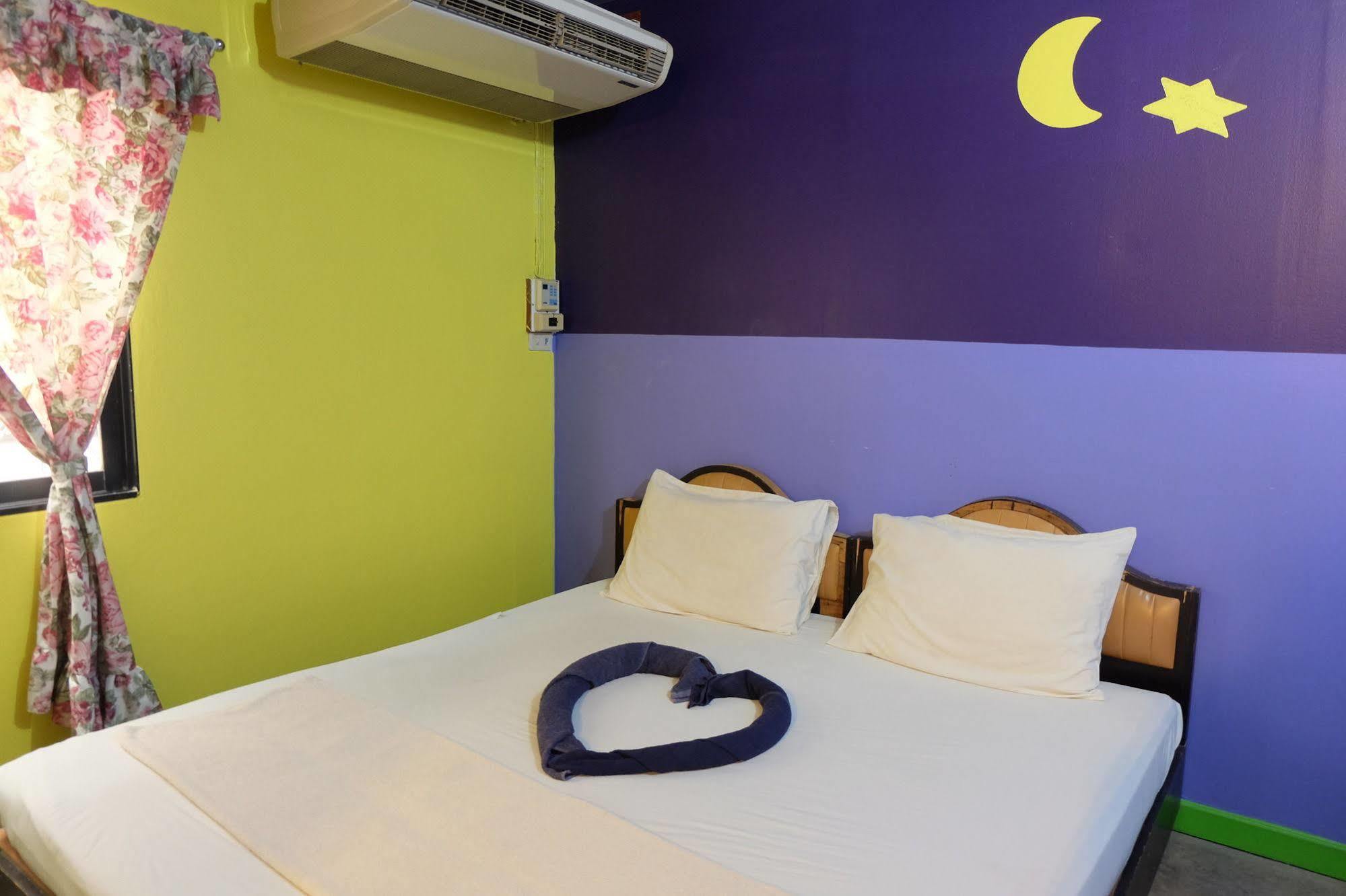B&B House & Hostel Krabi Bagian luar foto