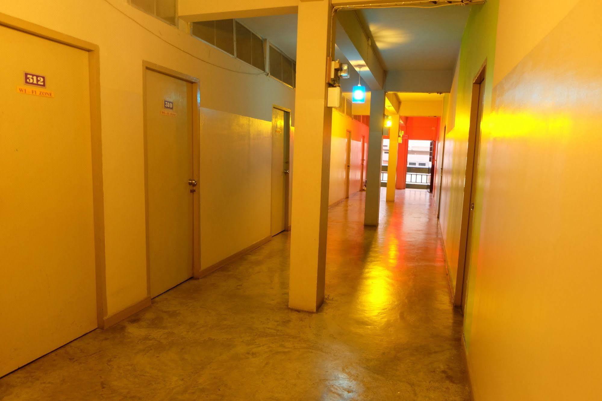 B&B House & Hostel Krabi Bagian luar foto