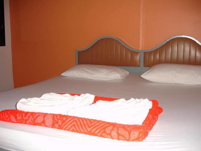 B&B House & Hostel Krabi Bagian luar foto